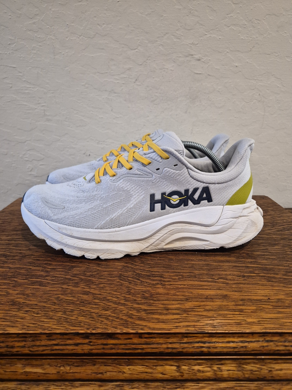Hoka Arahi 8 Road-running Athletic Shoes
Men's Size 10.5 D